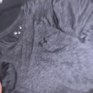 Grey underarmer shirt